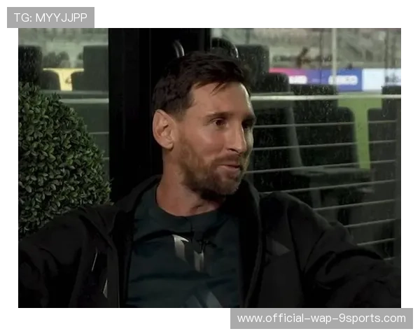 梅西深夜与家人视频通话，流露父亲温柔面